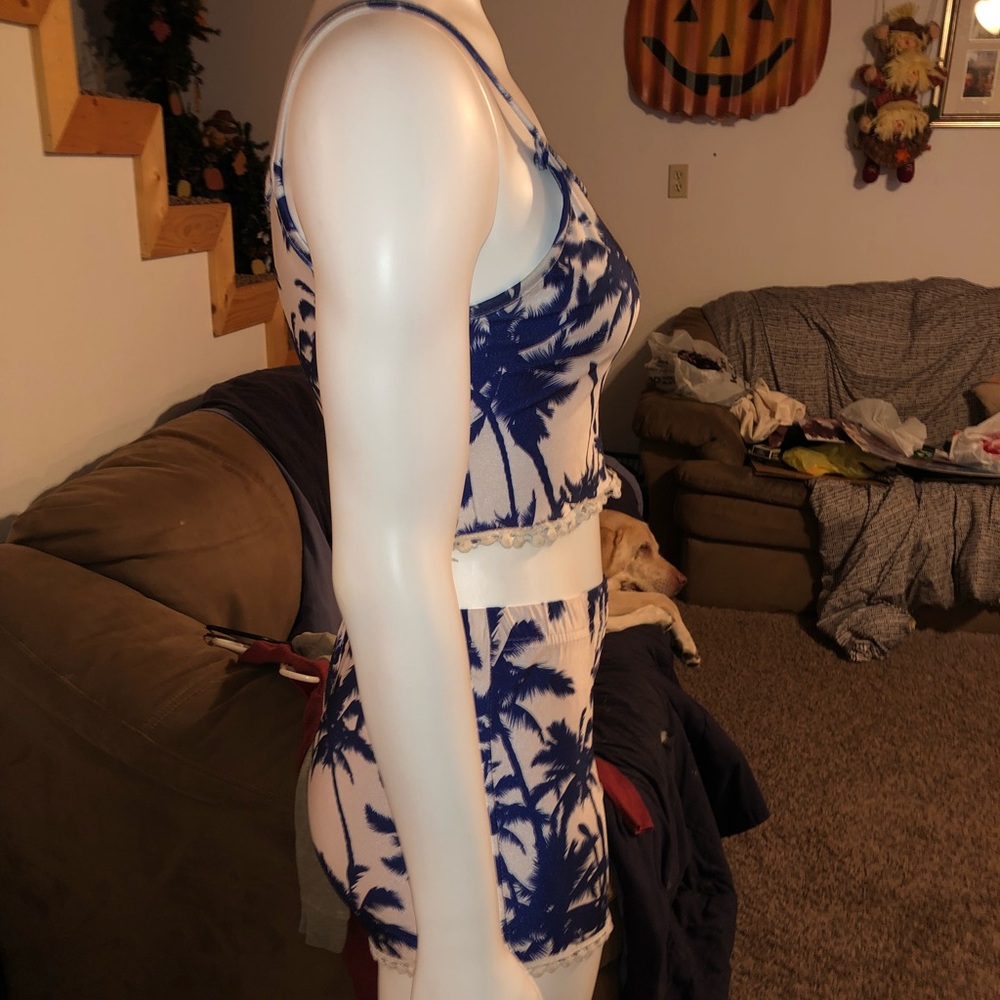 Matching Two Piece Set - Picture 3 of 3